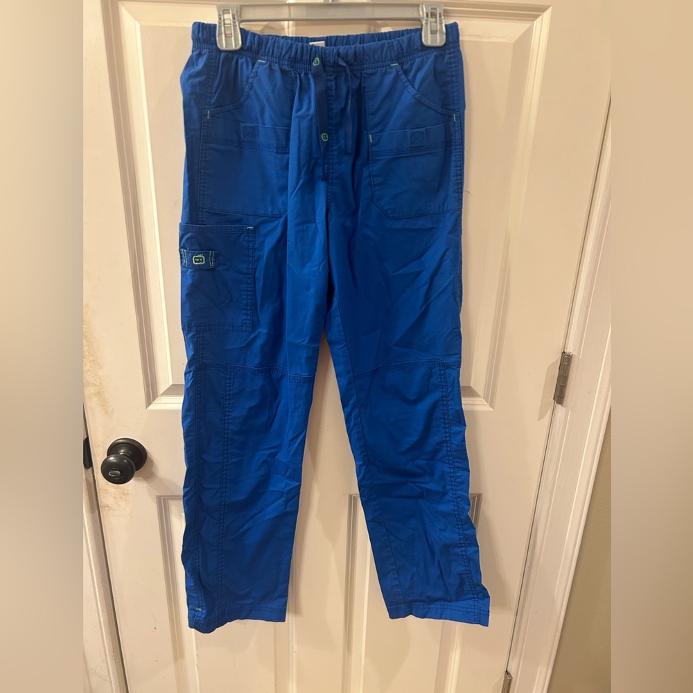 Women’sSpread Good Cheer Blue Pants (Scrubs) Size Small
